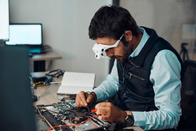 Pemeriksaan motherboard laptop untuk repair laptop Johor Bahru